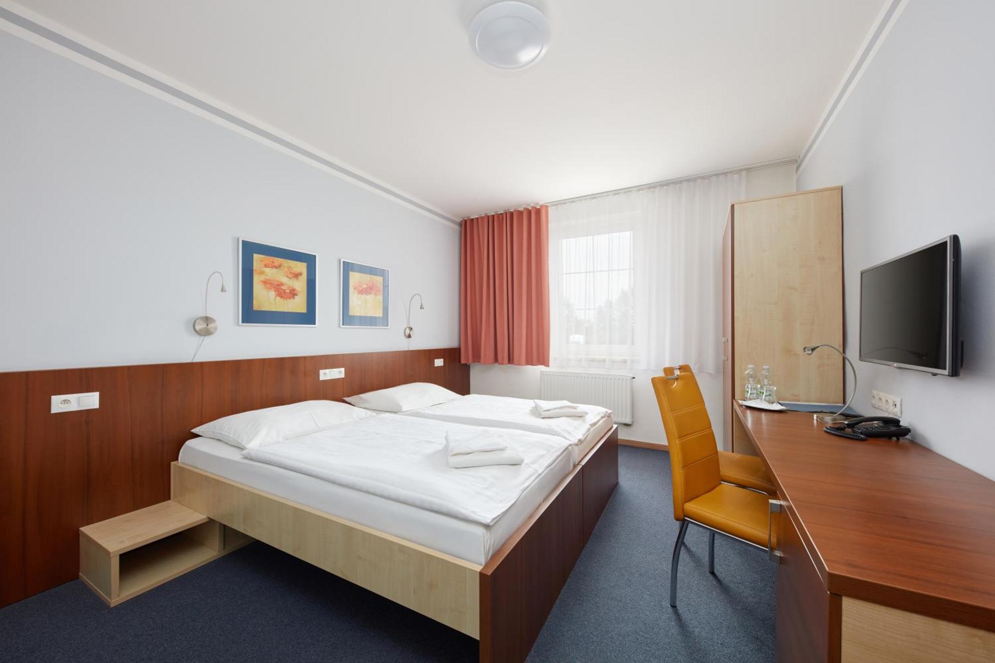 Hotel Nikolas Острава Номер фото