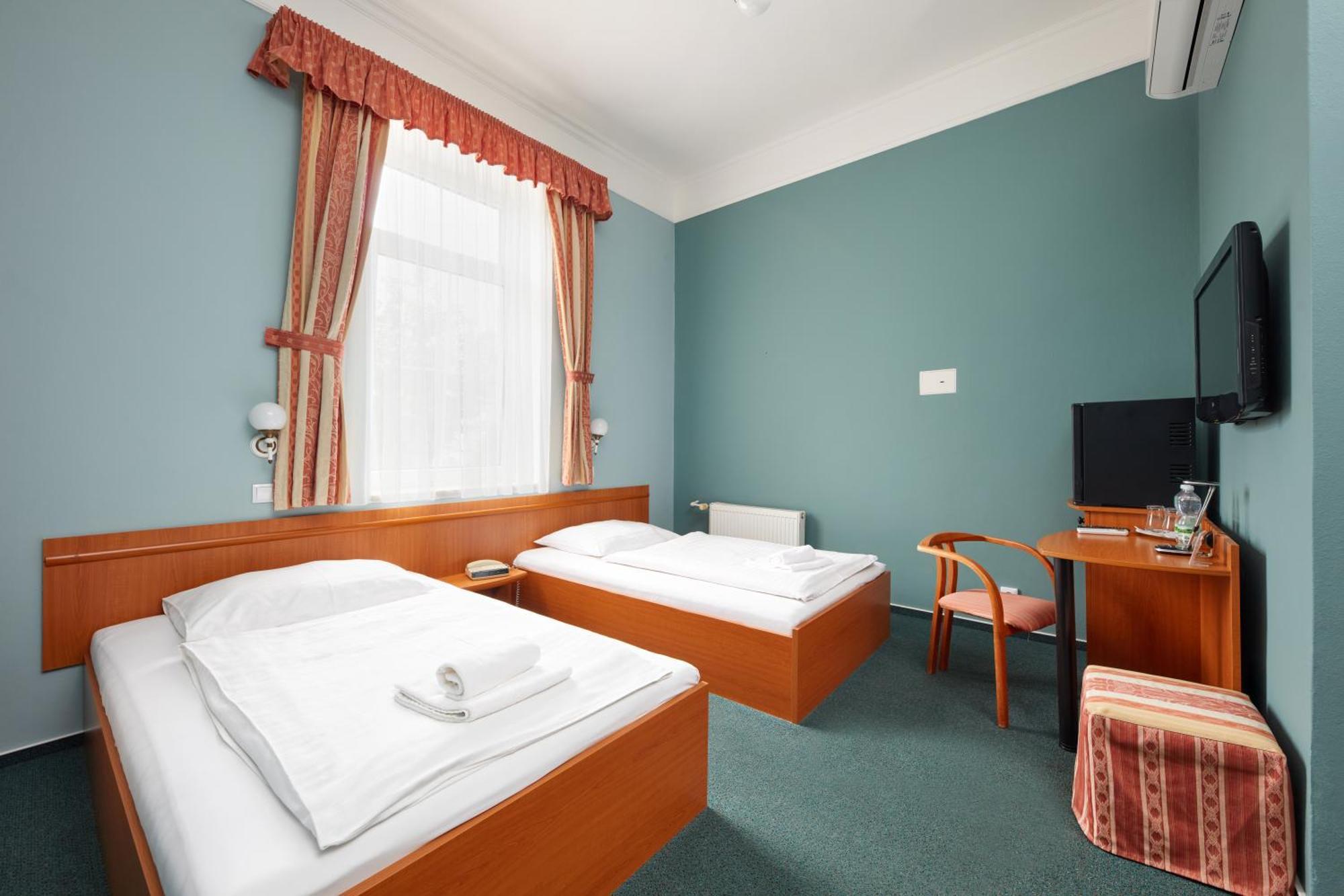 Hotel Nikolas Острава Екстер'єр фото